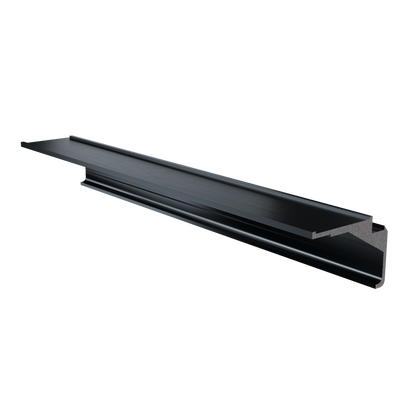 I-poutre en métal noir, standard non indiqué, posée sur fond blanc uni, aucune référence visible.