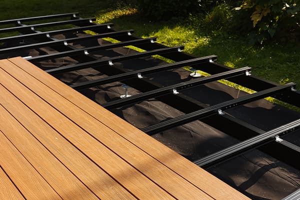 structure aluminium pour terrasse composite